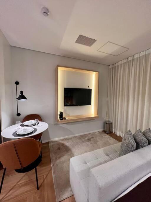 Unu Shopping Ibirapuera: Wi-fi, Academia E + Apartamento